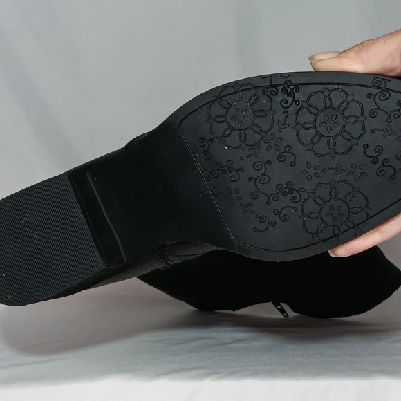 Sugar Boots - Picture 6 of 11